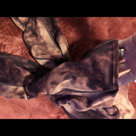 Victoria Secret Legging - Picture 5 of 5